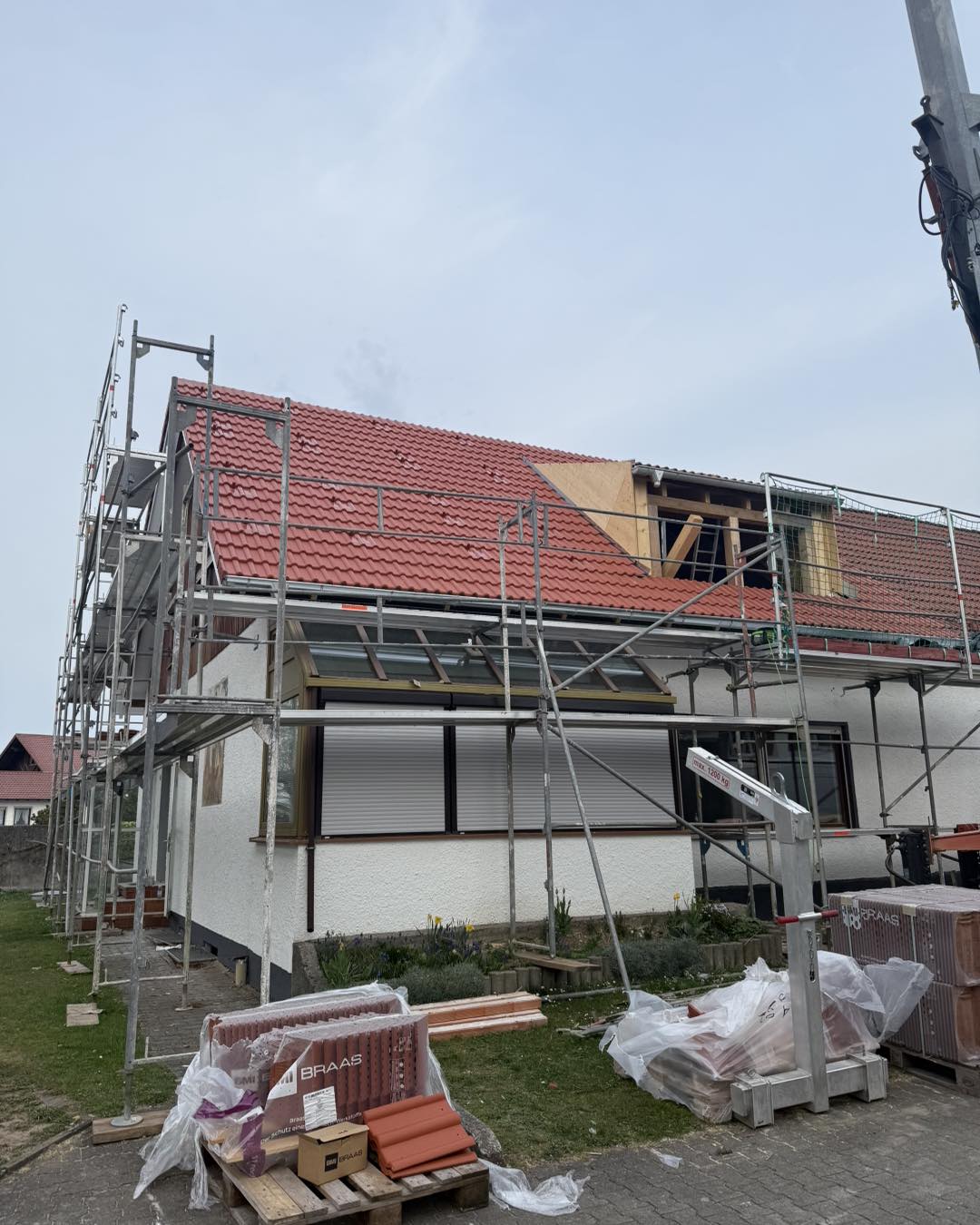 Neue Gaube während der Dachsanierung in Hausen bei Geltendorf